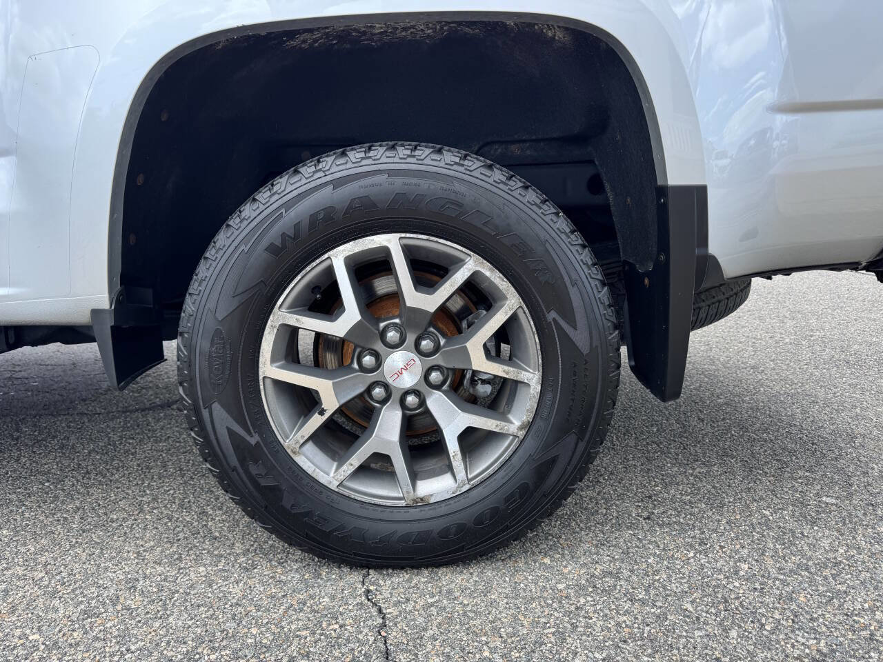 Used 2015 GMC Canyon SLE w/ All-Terrain Package AWD/4WD image 6