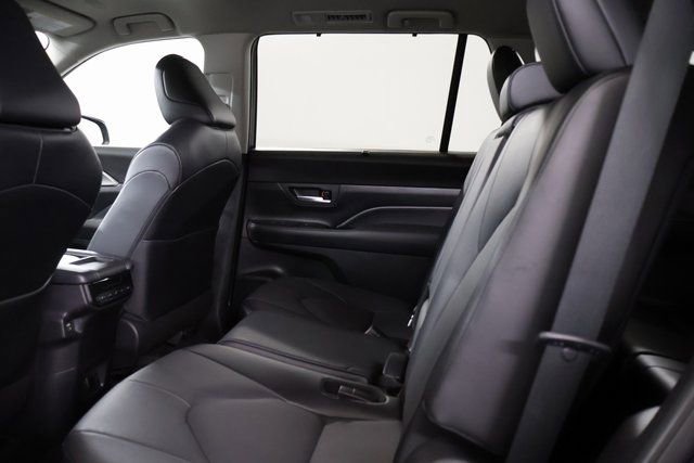 Certified 2024 Toyota Grand Highlander XLE image 28