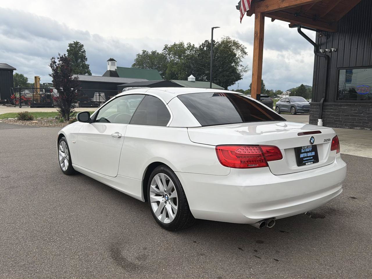 Used 2013 BMW 328i Convertible RWD image 6