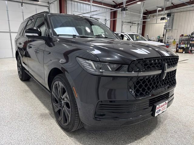 Used 2025 Lincoln Navigator Black Label AWD/4WD image 3