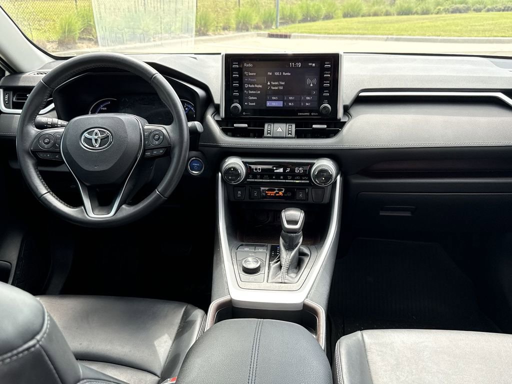 Used 2019 Toyota RAV4 Limited w/ Carpet Mat Package AWD/4WD image 19