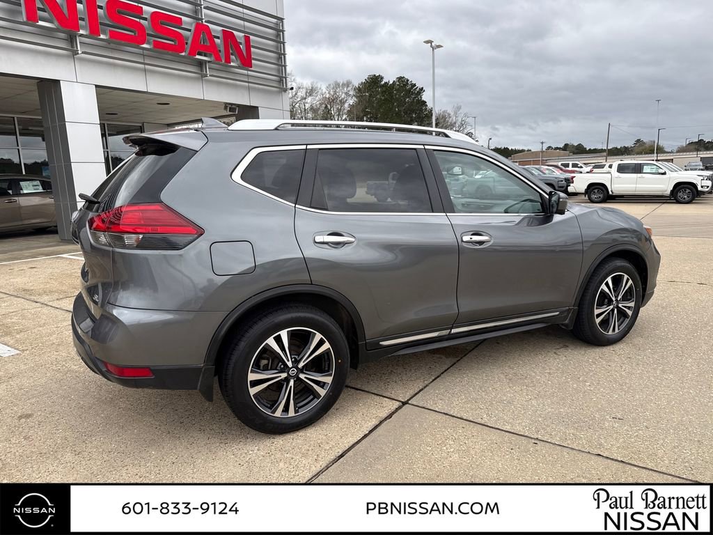 Used 2017 Nissan Rogue SL image 11