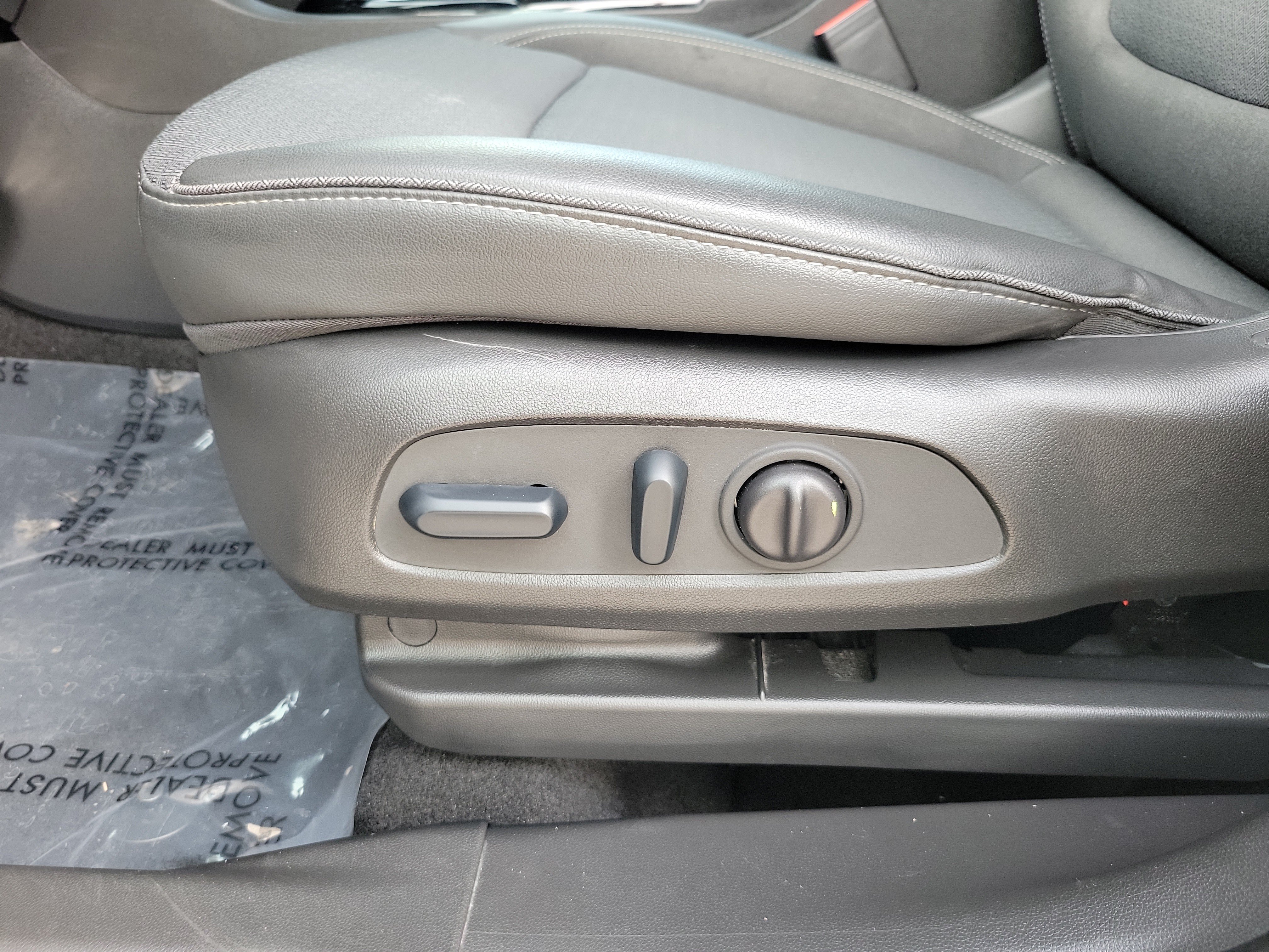 Used 2023 Buick Encore GX Select w/ Sport Touring Package FWD image 12