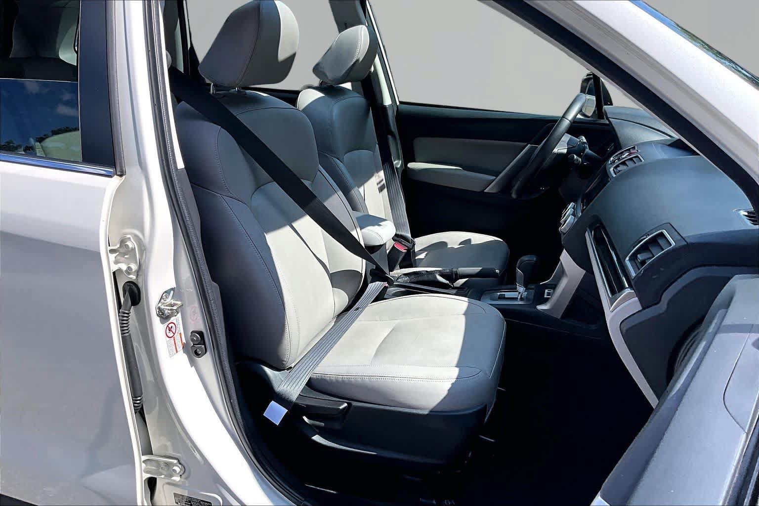 Used 2018 Subaru Forester 2.5i Limited AWD/4WD image 9