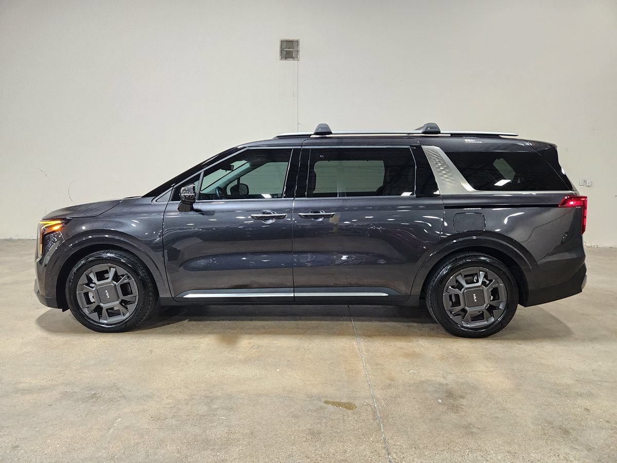 Used 2025 Kia Carnival SX FWD image 7