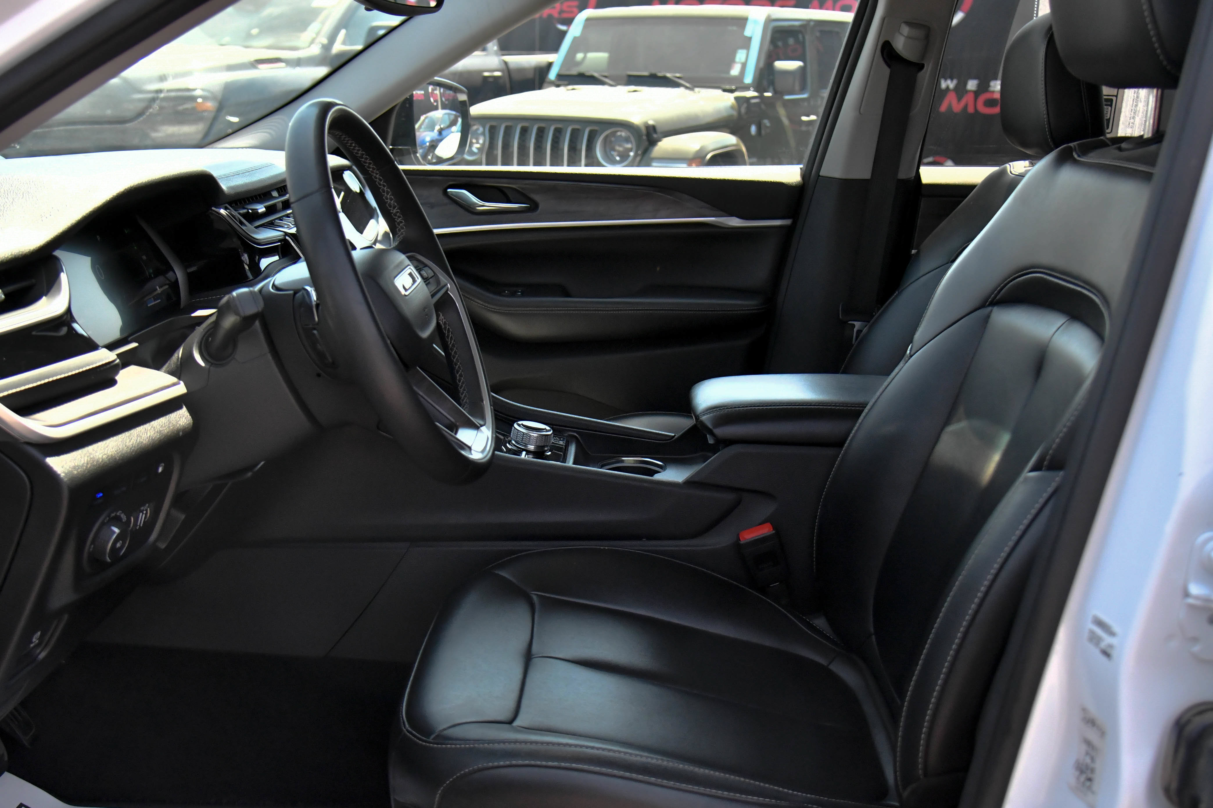 Used 2024 Jeep Grand Cherokee Limited 4xe AWD/4WD image 18