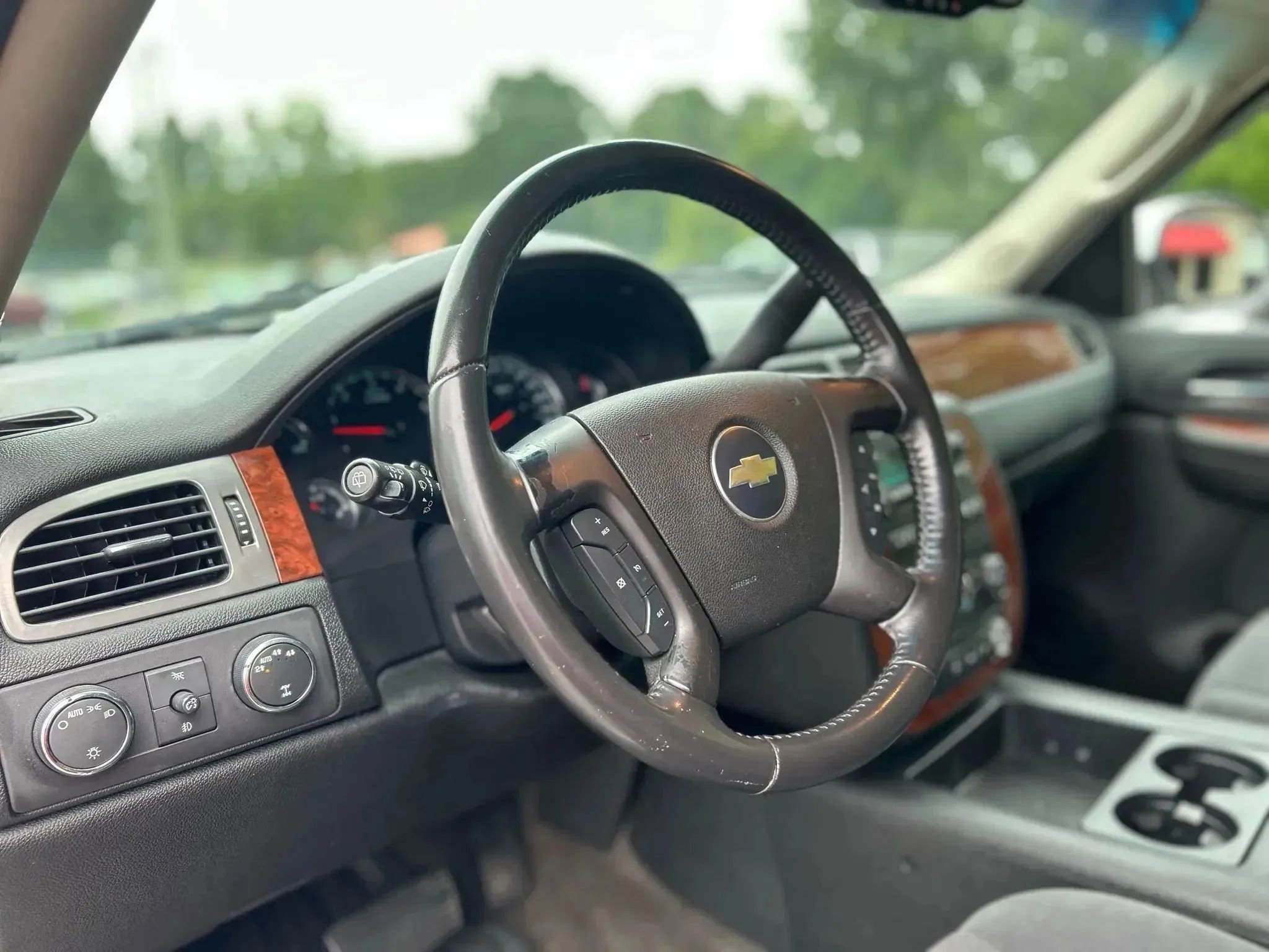 Used 2008 Chevrolet Tahoe LT w/ Convenience Package 1 AWD/4WD image 12