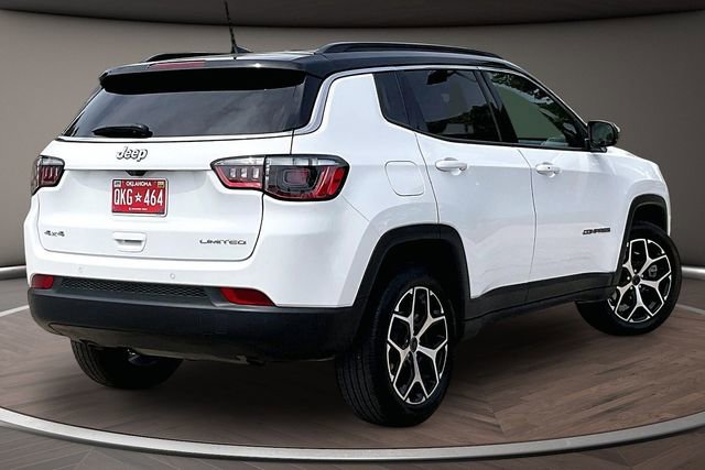 Used 2025 Jeep Compass Limited AWD/4WD image 2
