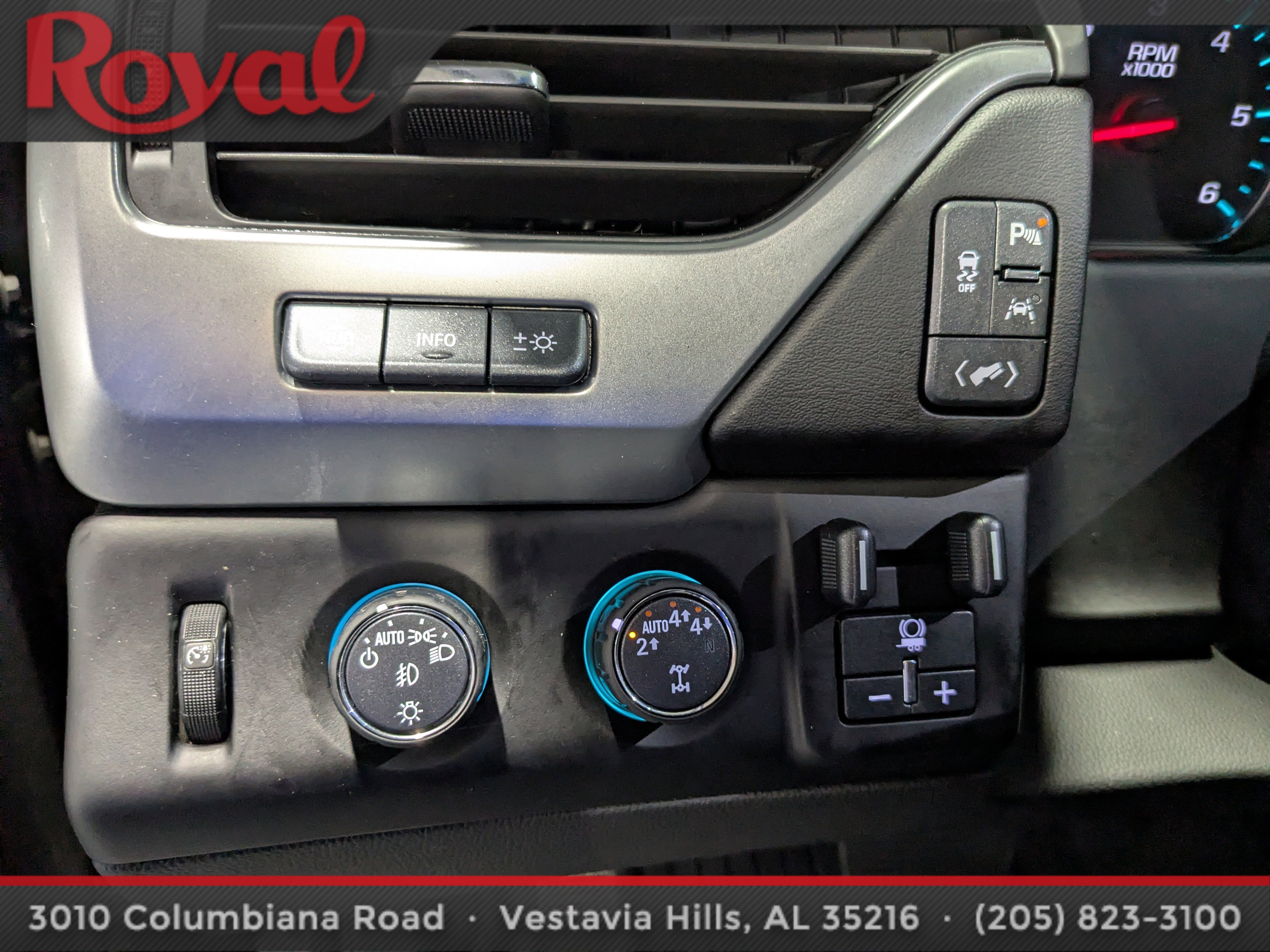 Used 2020 Chevrolet Tahoe Premier w/ Premier 6.2L Value Package image 22