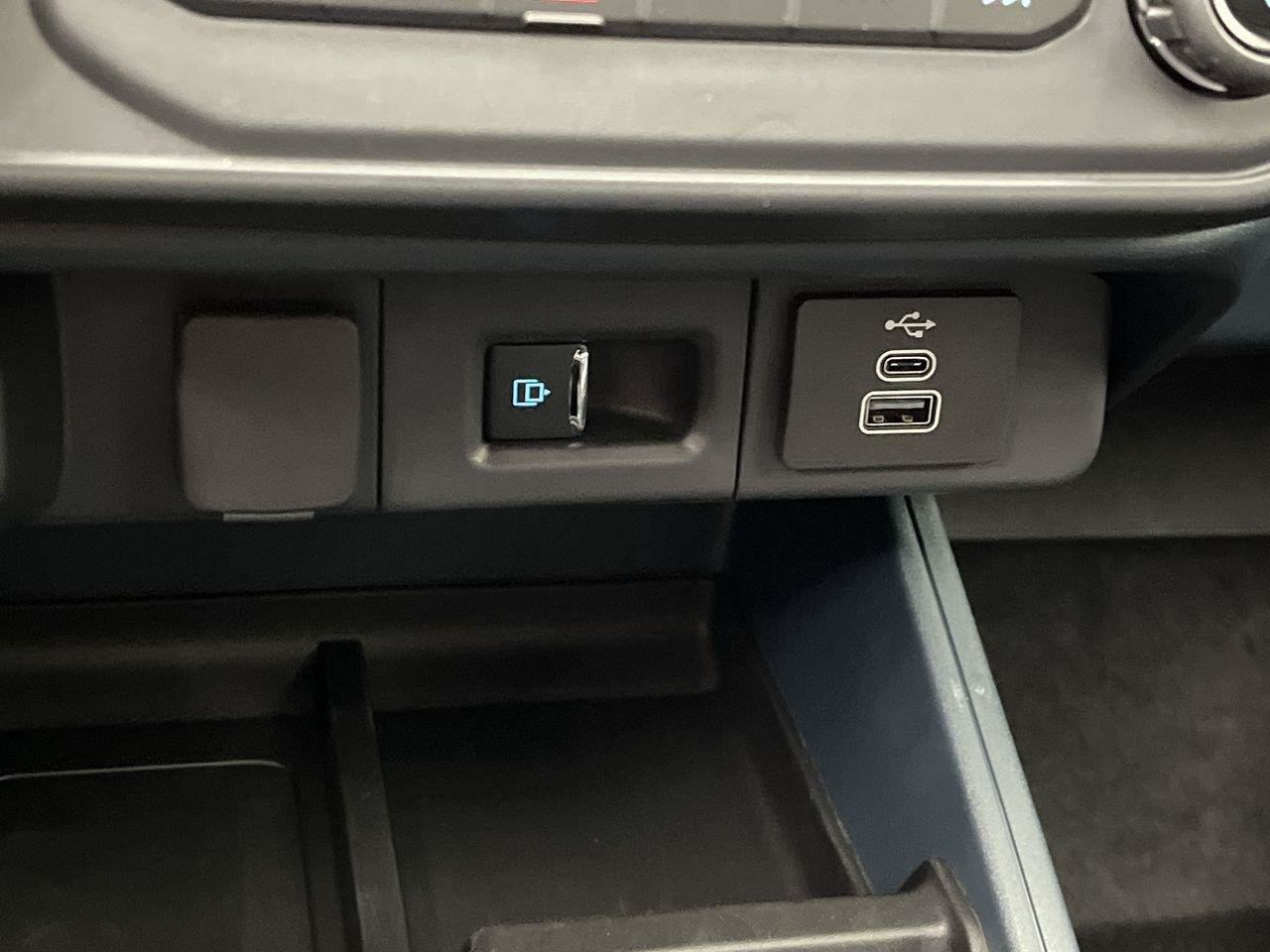 New 2026 Ford Maverick Lobo AWD/4WD image 24