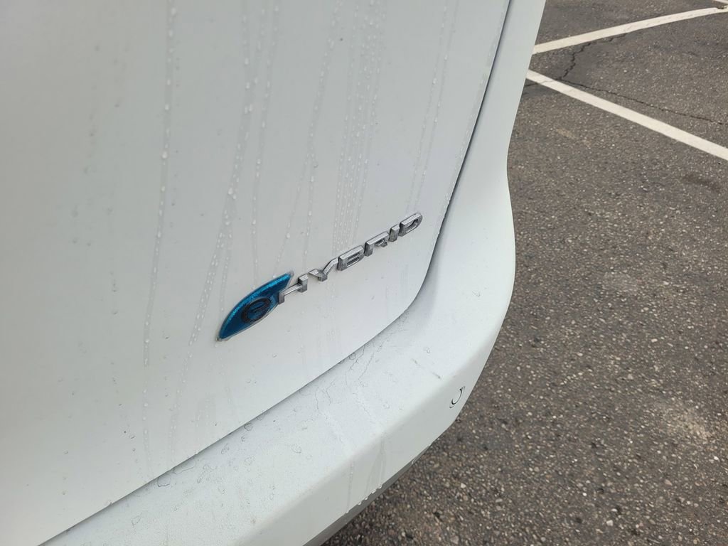 Used 2024 Chrysler Pacifica Select image 6