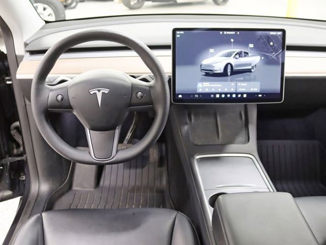 Used 2025 Tesla Model Y Long Range AWD/4WD image 16