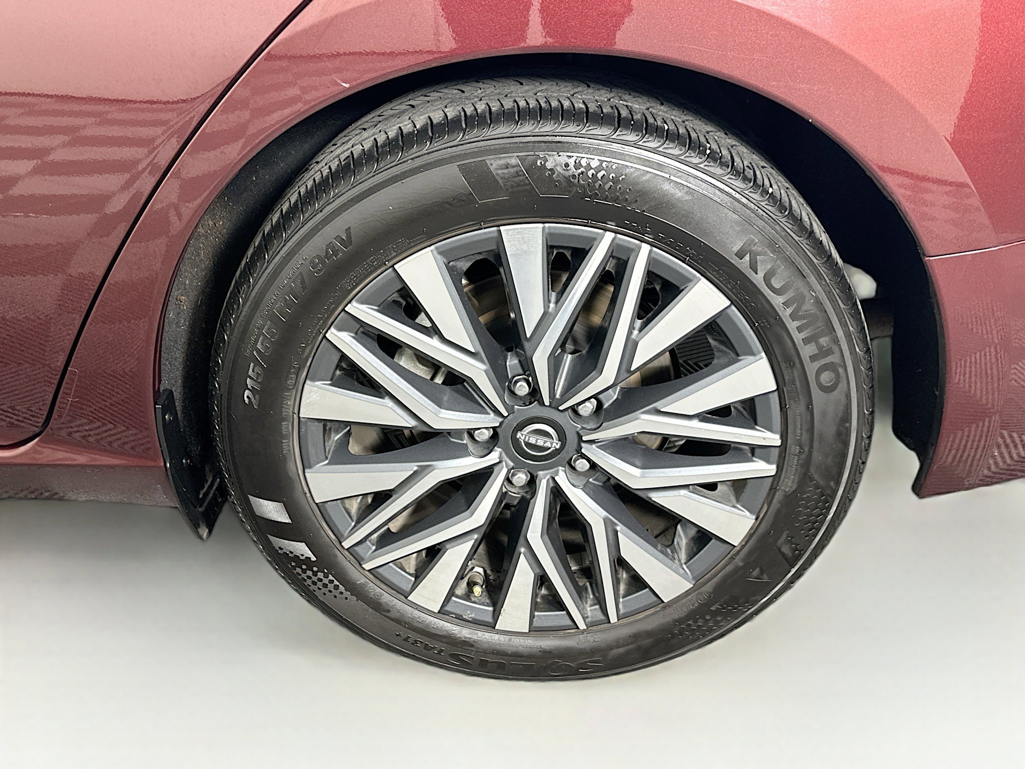 Used 2024 Nissan Altima 2.5 SV image 11