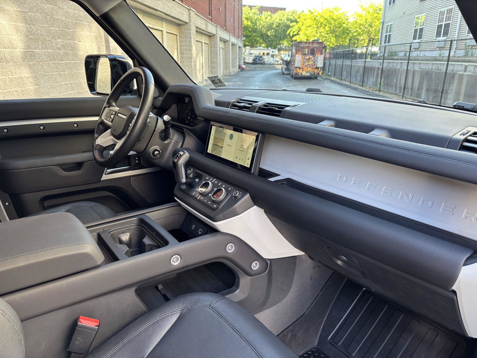 Used 2024 Land Rover Defender 110 S AWD/4WD image 9