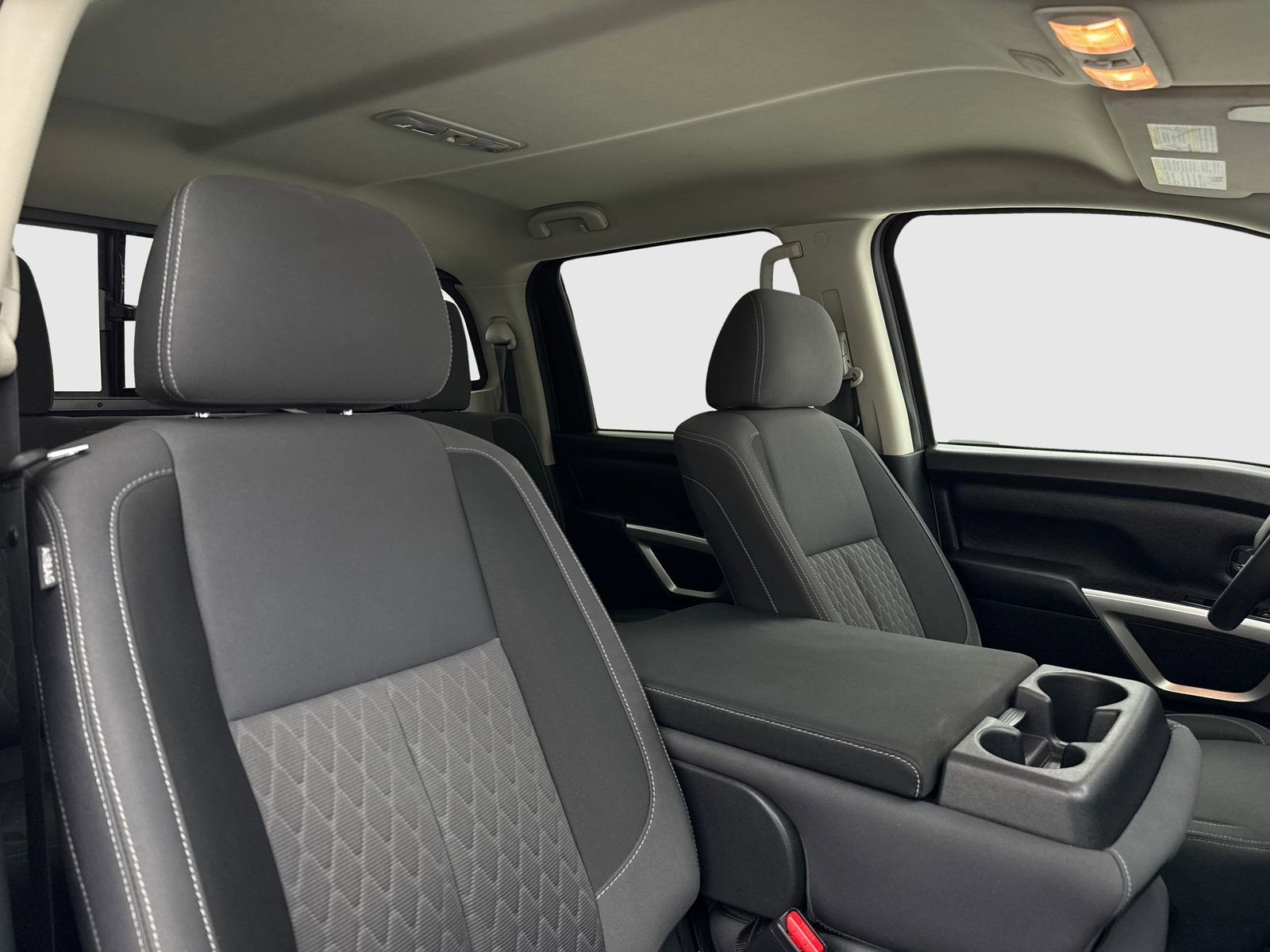 Used 2022 Nissan Titan SV AWD/4WD image 40