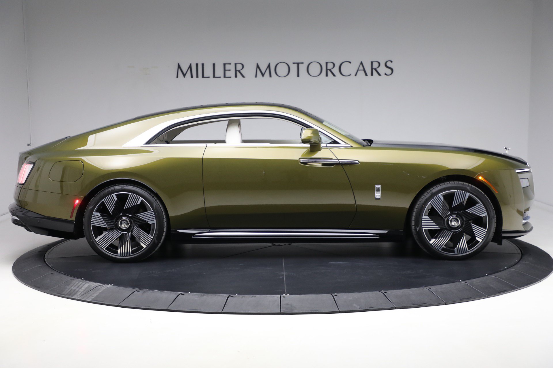 Certified 2025 Rolls-Royce Spectre w/ Spectre Launch Package AWD/4WD image 10