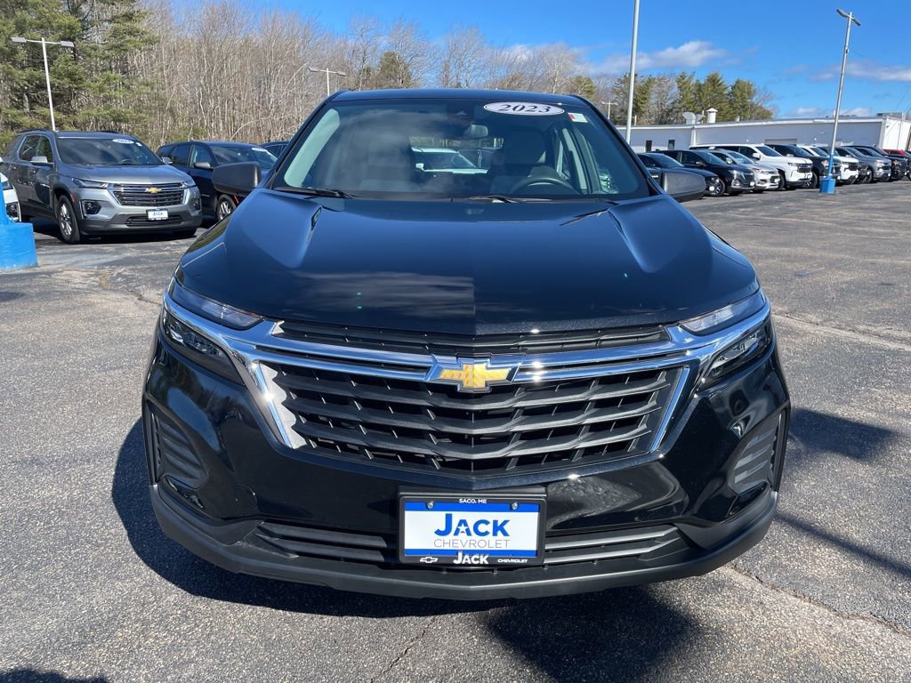 Used 2023 Chevrolet Equinox LS image 2