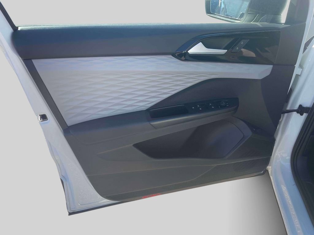 Used 2022 Volkswagen Taos S image 16