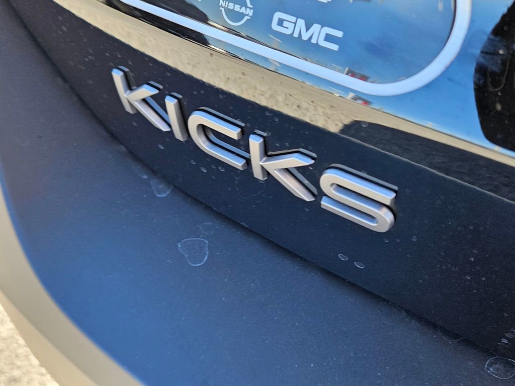 New 2026 Nissan Kicks SR FWD image 9