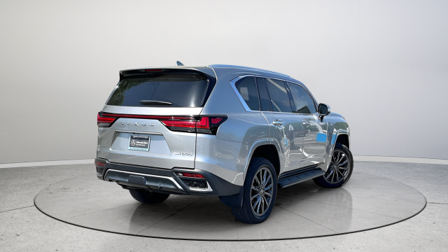Used 2023 Lexus LX 600 F Sport AWD/4WD image 5