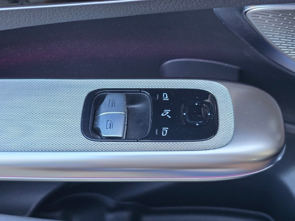 Used 2025 Mercedes-Benz CLE 300 4MATIC Coupe image 32