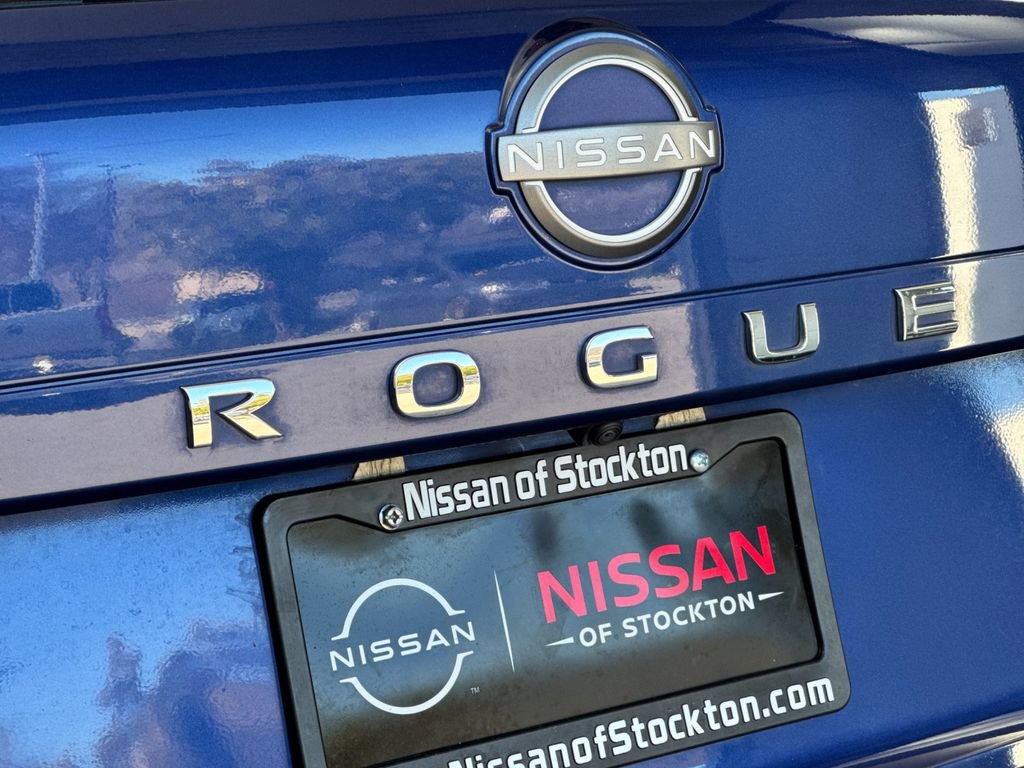 Used 2023 Nissan Rogue SV image 25