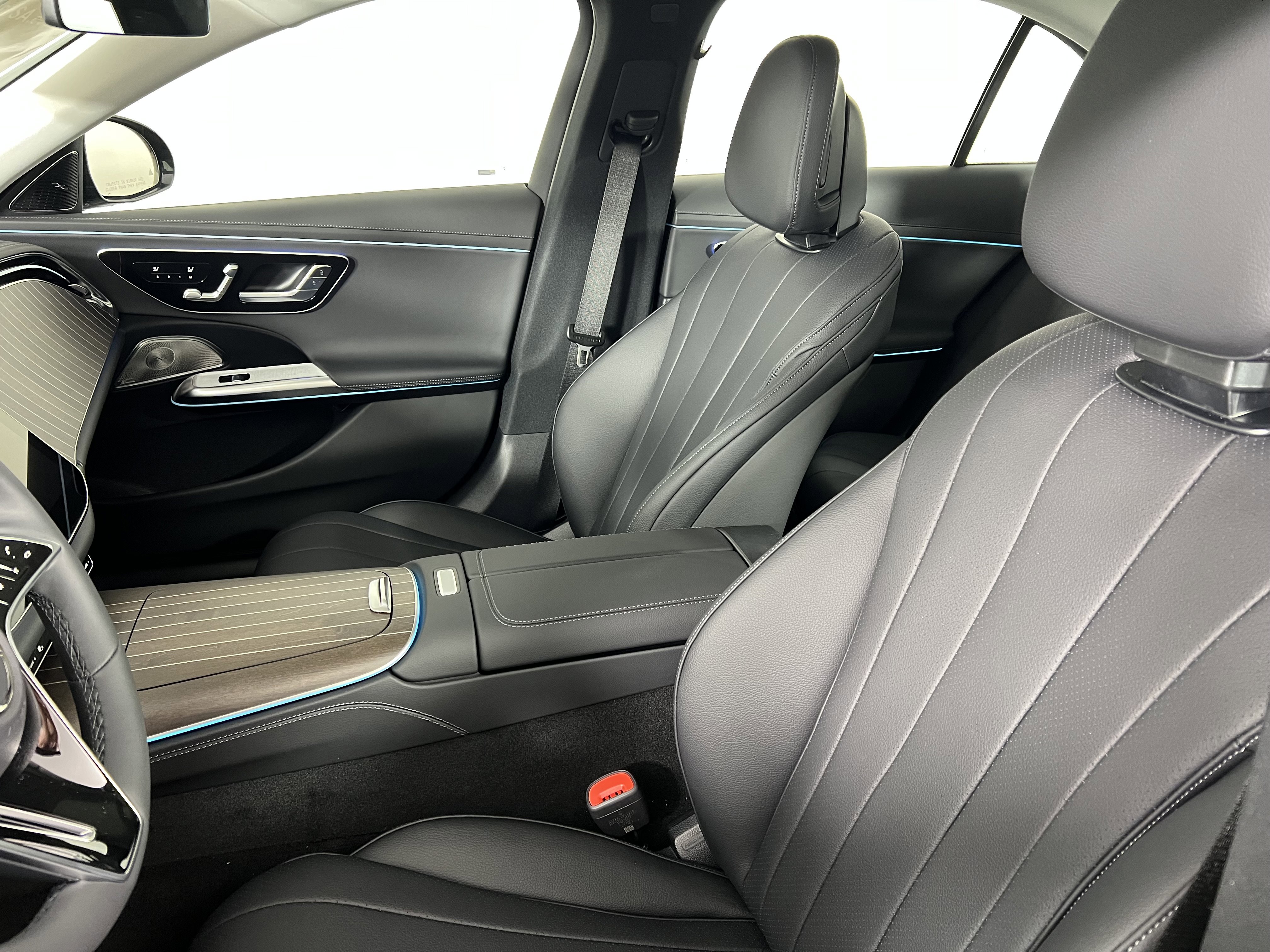 New 2026 Mercedes-Benz E 350 4MATIC Sedan image 17