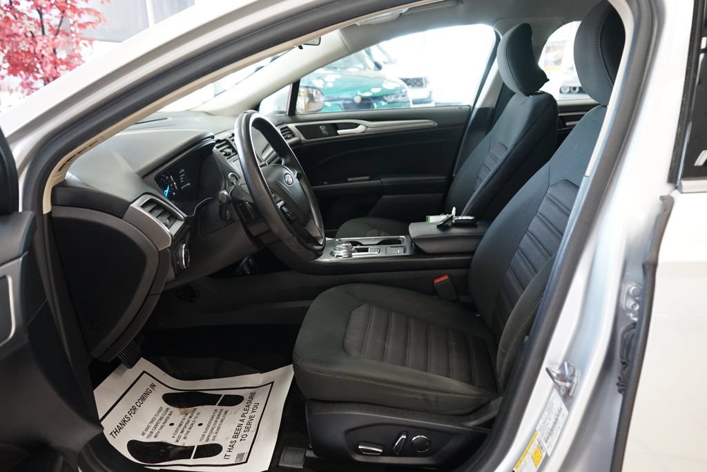 Used 2018 Ford Fusion SE w/ Fusion SE Technology Package FWD image 26