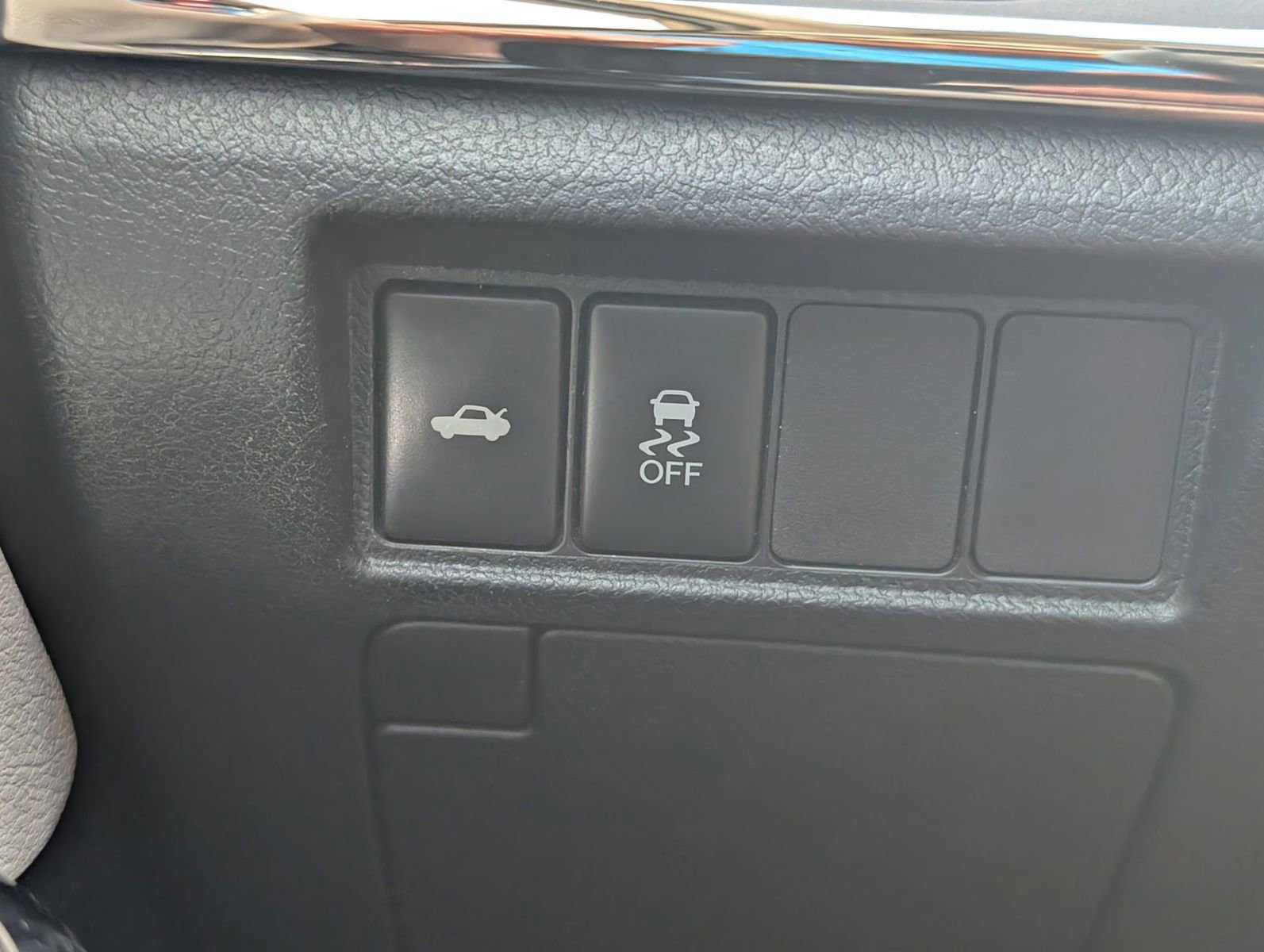 Used 2015 Toyota Avalon XLE FWD image 13