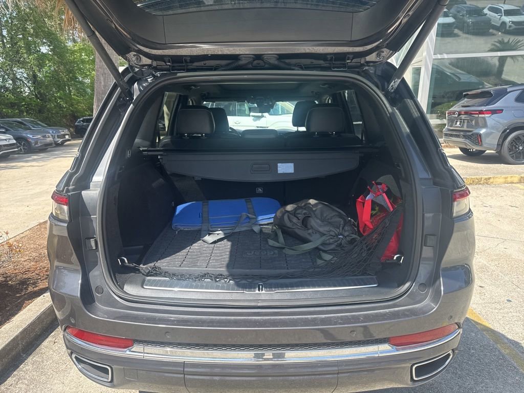 Used 2023 Jeep Grand Cherokee Overland image 17