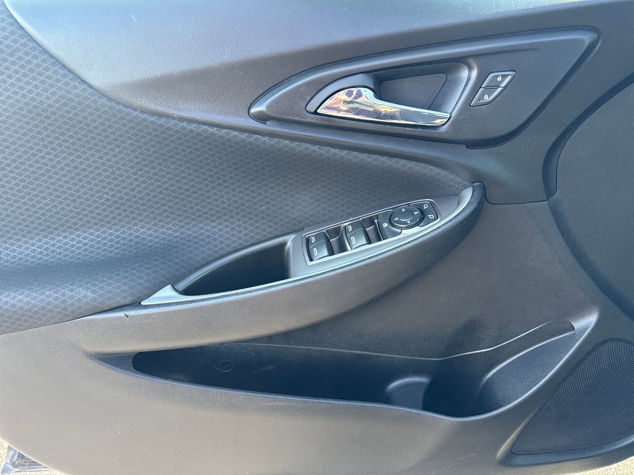 Used 2017 Chevrolet Malibu LS FWD image 12