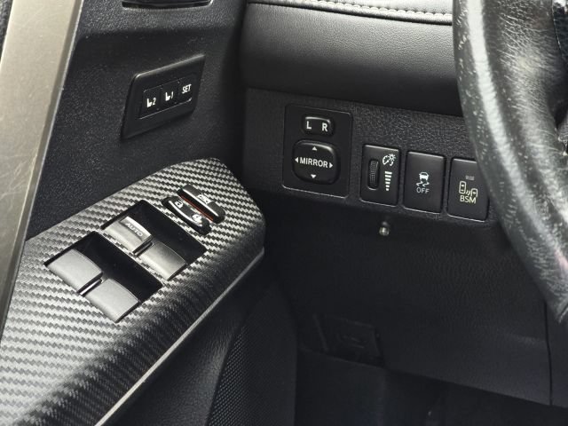 Used 2014 Toyota RAV4 Limited w/ Technology Package AWD/4WD image 20