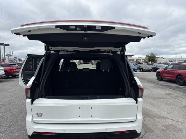 Certified 2025 Lincoln Navigator Reserve w/ Jet Appearance Package image 22