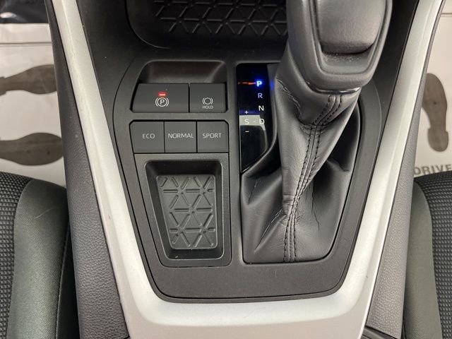Used 2023 Toyota RAV4 LE FWD image 32