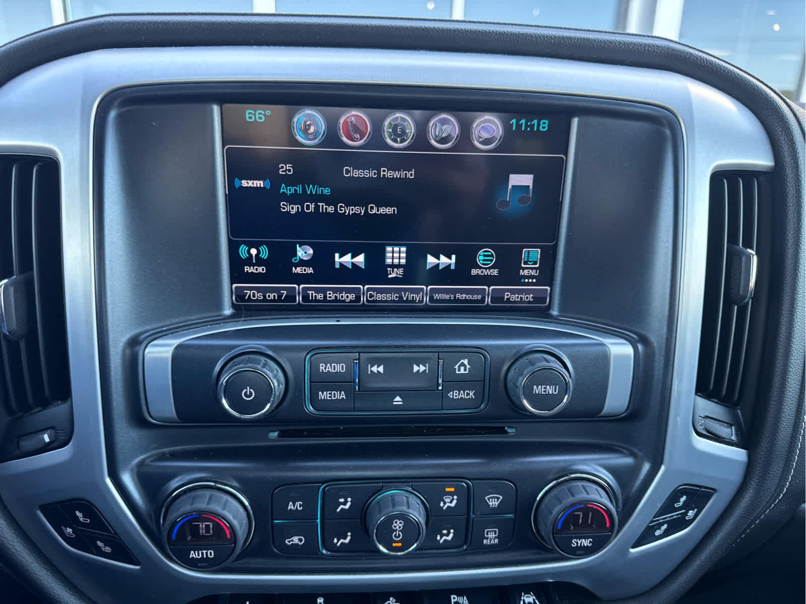 Used 2018 GMC Sierra 1500 SLT AWD/4WD image 9