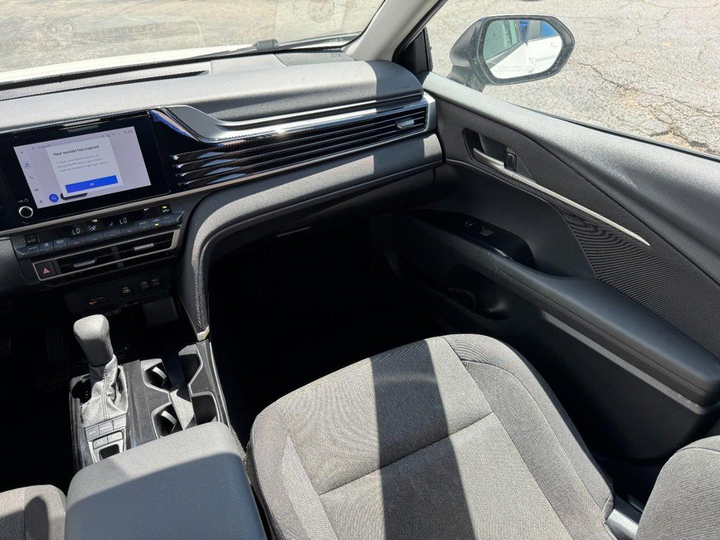 Used 2025 Toyota Camry LE image 15