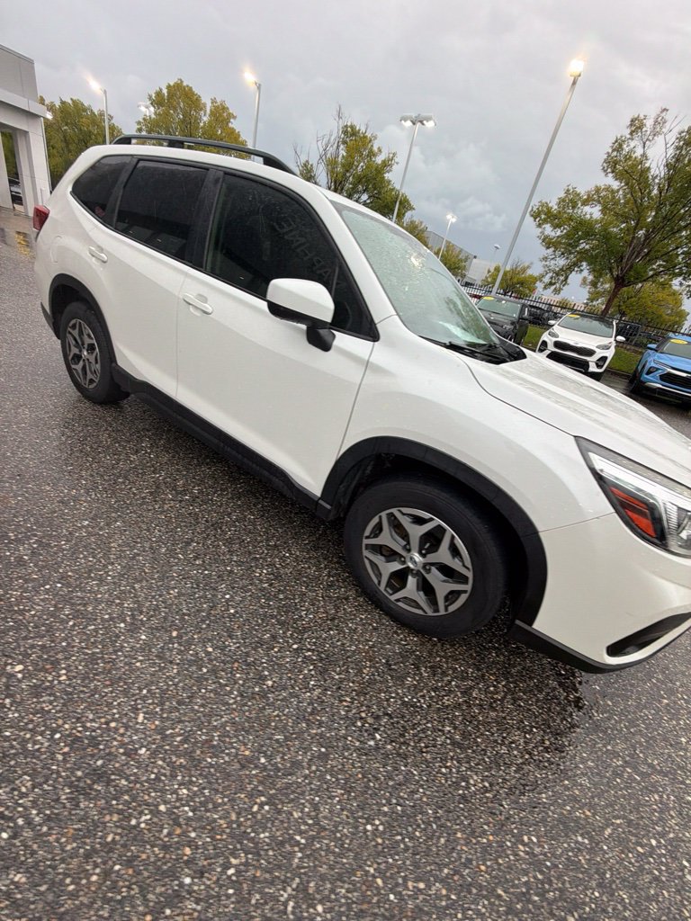 Used 2020 Subaru Forester Premium AWD/4WD image 5