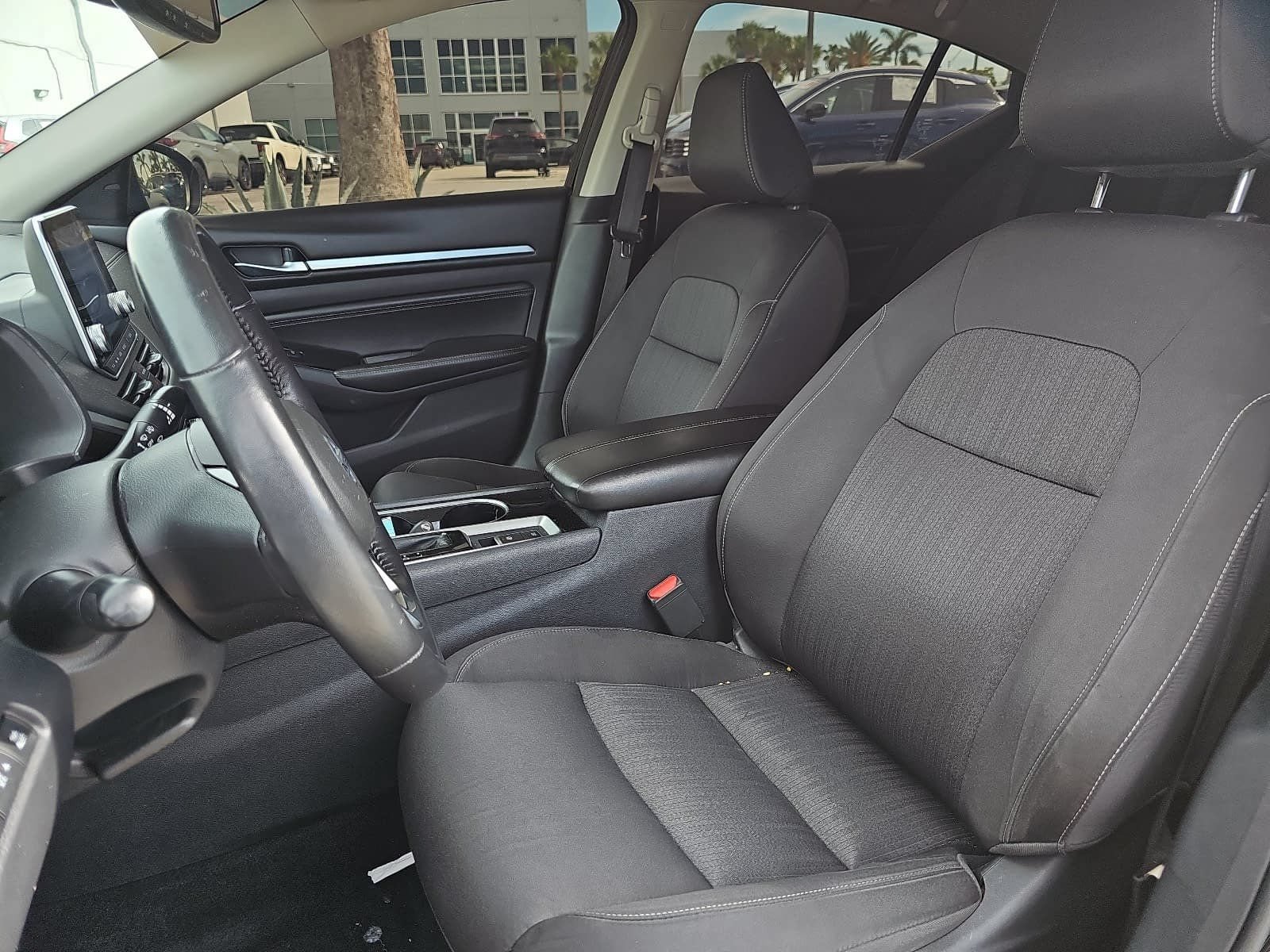Used 2020 Nissan Altima 2.5 SV FWD image 14