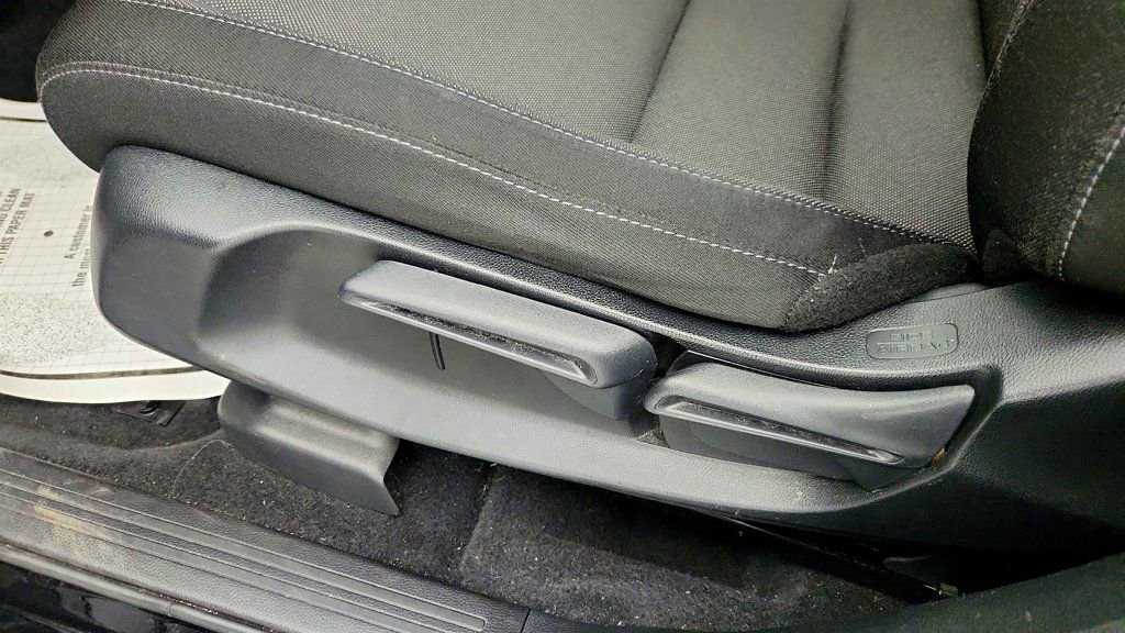 Used 2025 Honda CR-V LX image 11