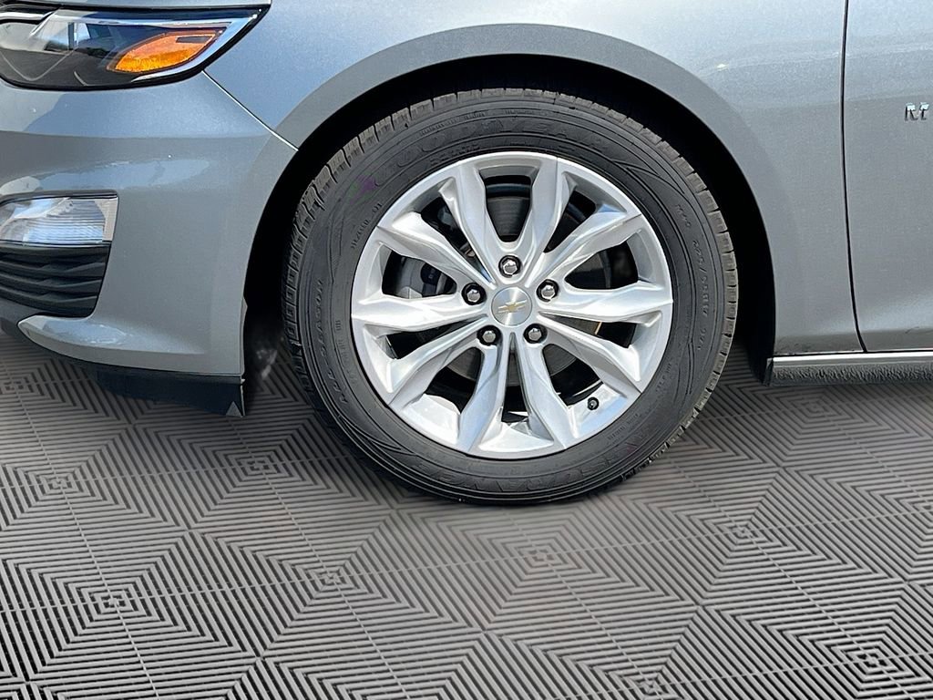 Used 2025 Chevrolet Malibu LT FWD image 11