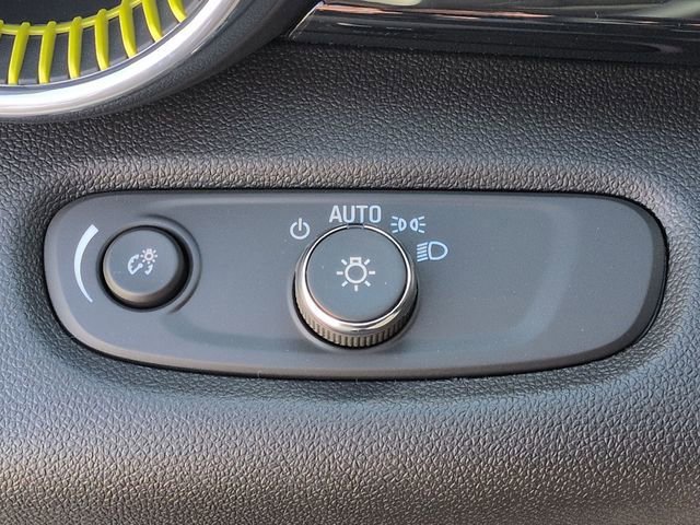 New 2026 Chevrolet Trax ACTIV w/ Sunroof Package image 18