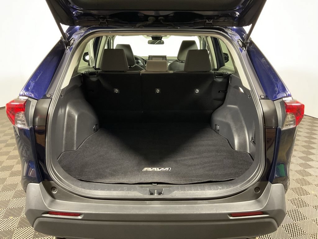 Used 2022 Toyota RAV4 XLE AWD/4WD image 15
