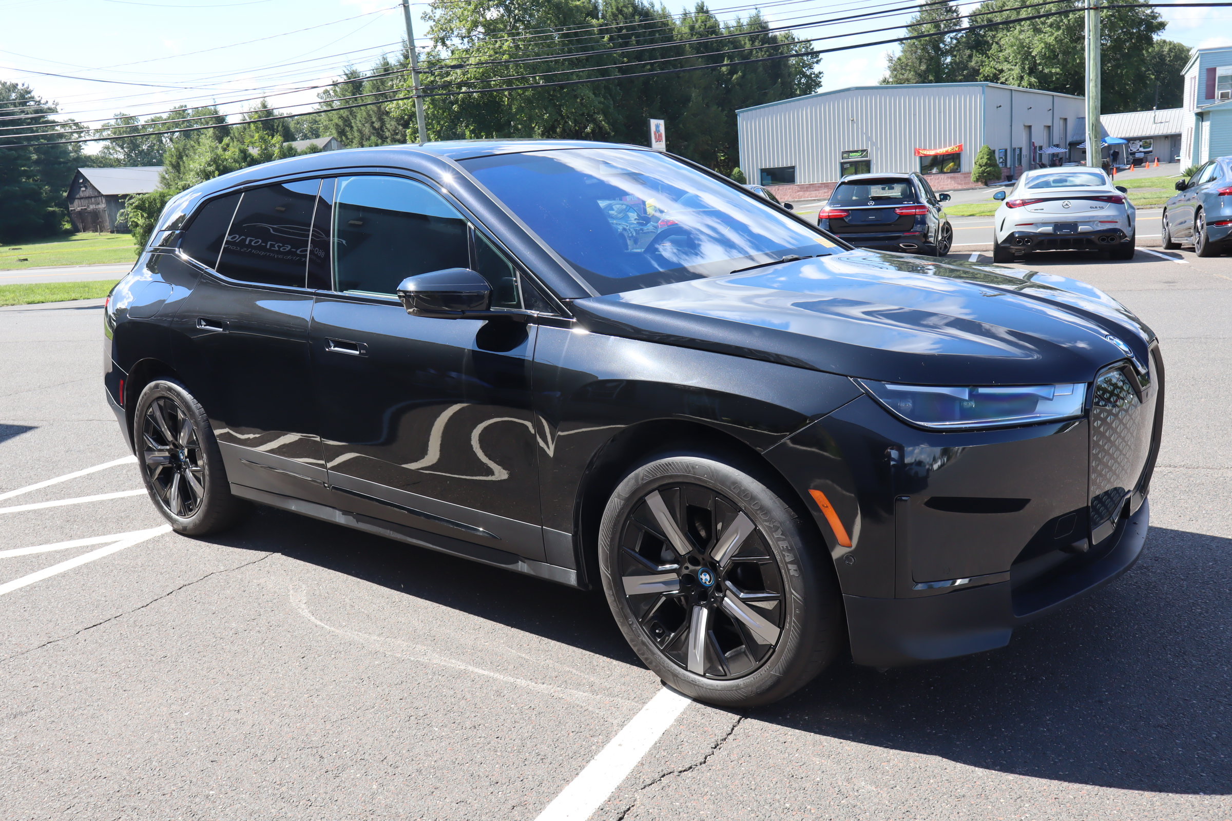 Used 2025 BMW iX xDrive50 w/ Convenience Package AWD/4WD image 5