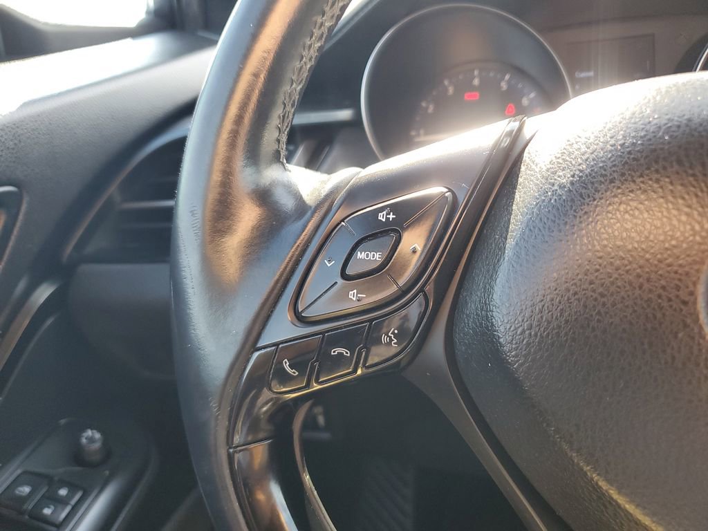 Used 2018 Toyota C-HR XLE image 22