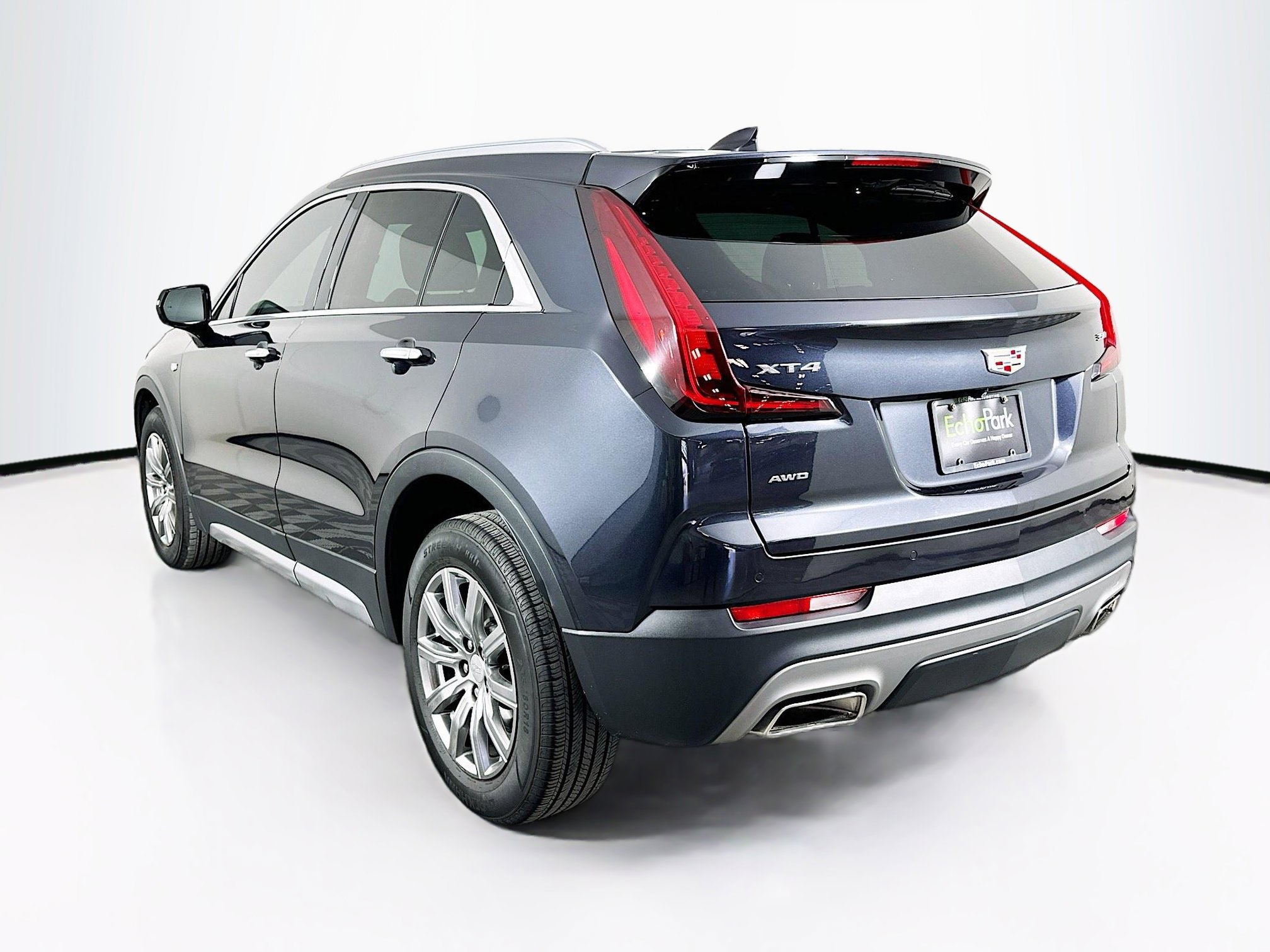 Used 2023 Cadillac XT4 Premium Luxury image 5