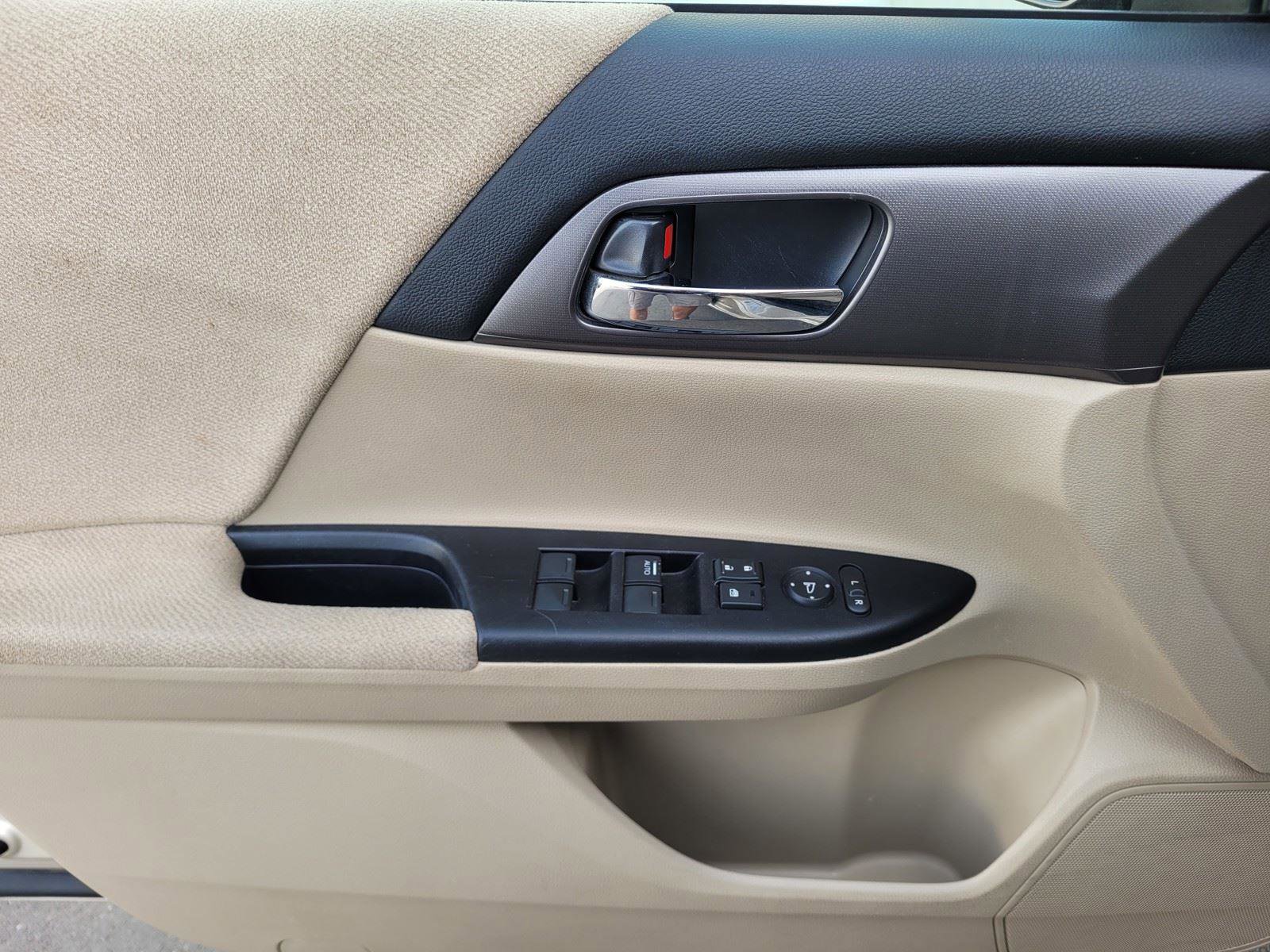 Used 2013 Honda Accord LX image 23