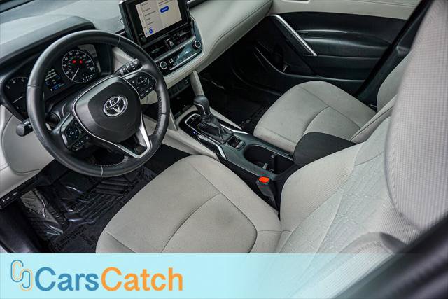 Used 2024 Toyota Corolla Cross LE w/ Moonroof Package FWD image 16