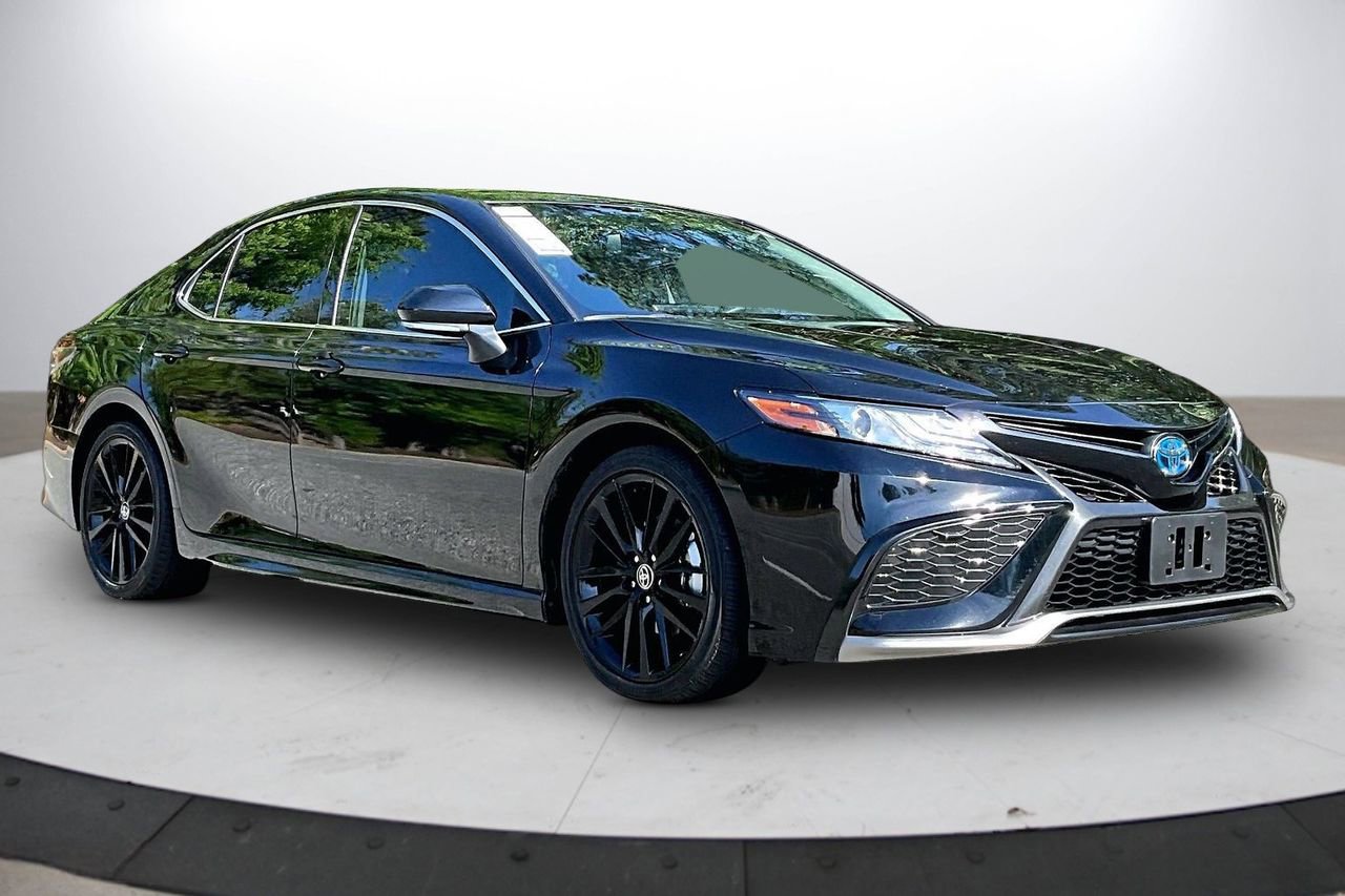 Used 2024 Toyota Camry XSE w/ Cold Weather Package FWD image 2