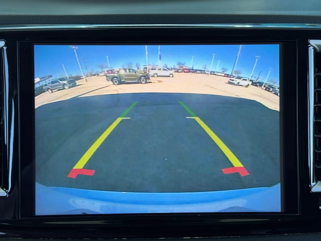 Used 2023 Chrysler Pacifica Touring-L image 23