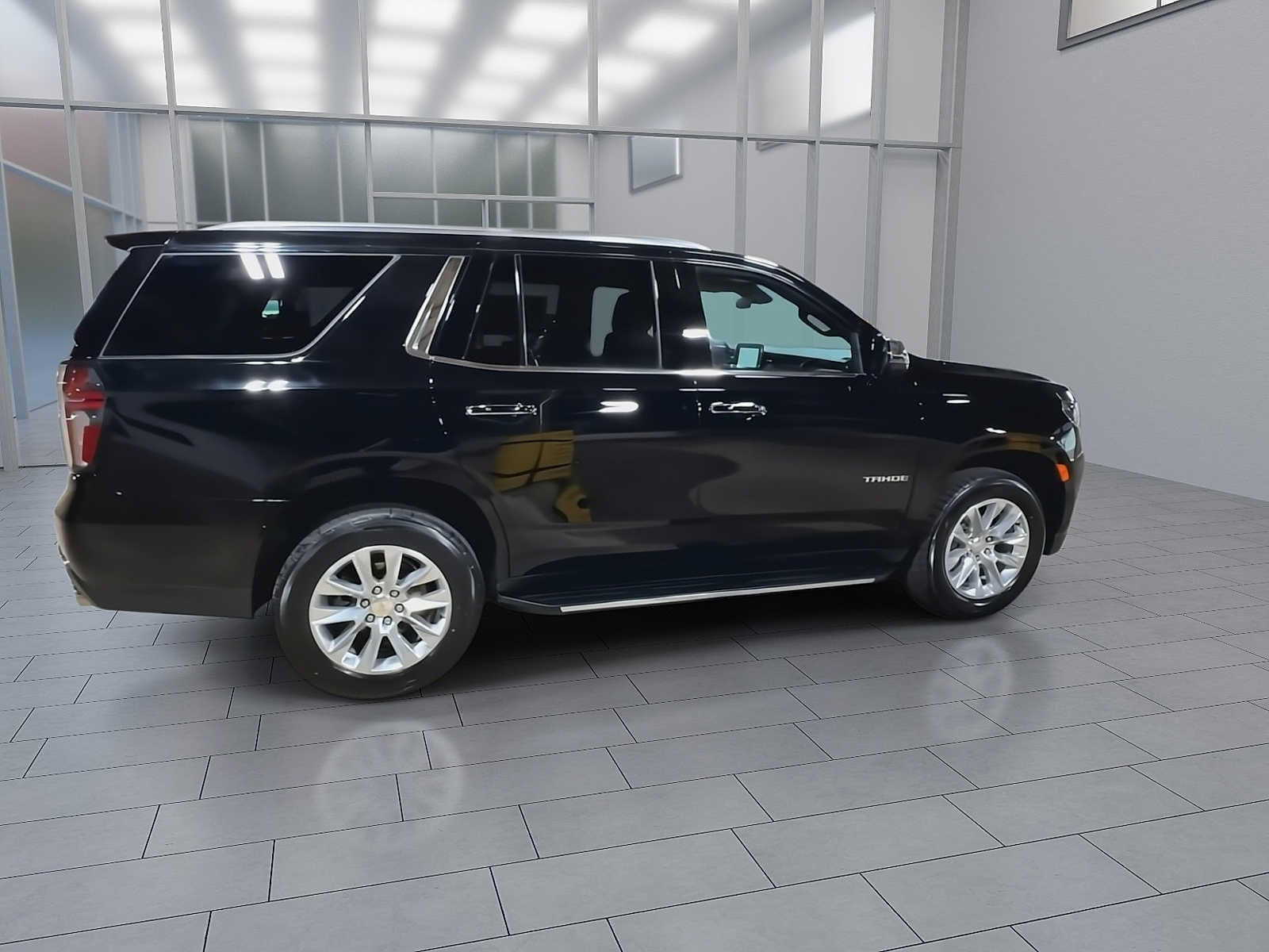 Used 2024 Chevrolet Tahoe Premier AWD/4WD image 9